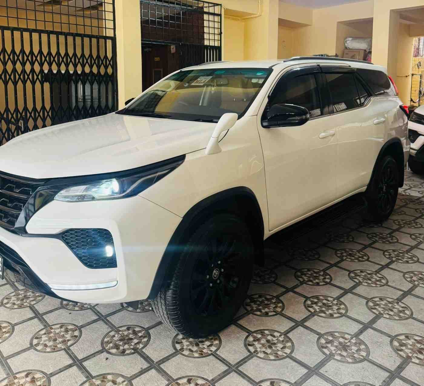 Toyota Fortuner 4x4